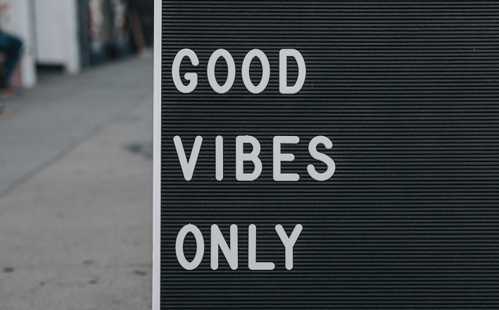 Sign stating Good Vibes Only