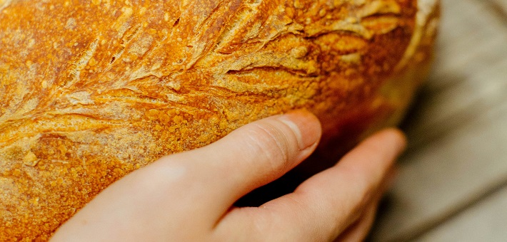 bread with hand