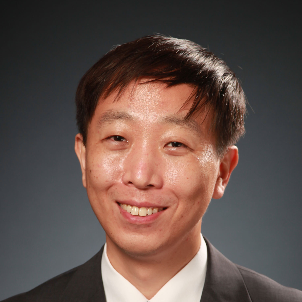 Headshot of Working Preacher author Sung Soo Hong