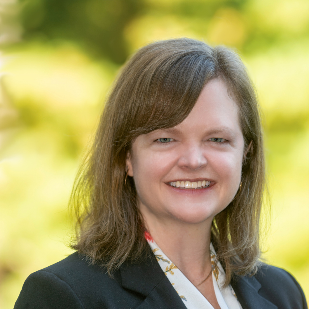 Laura Holmes headshot