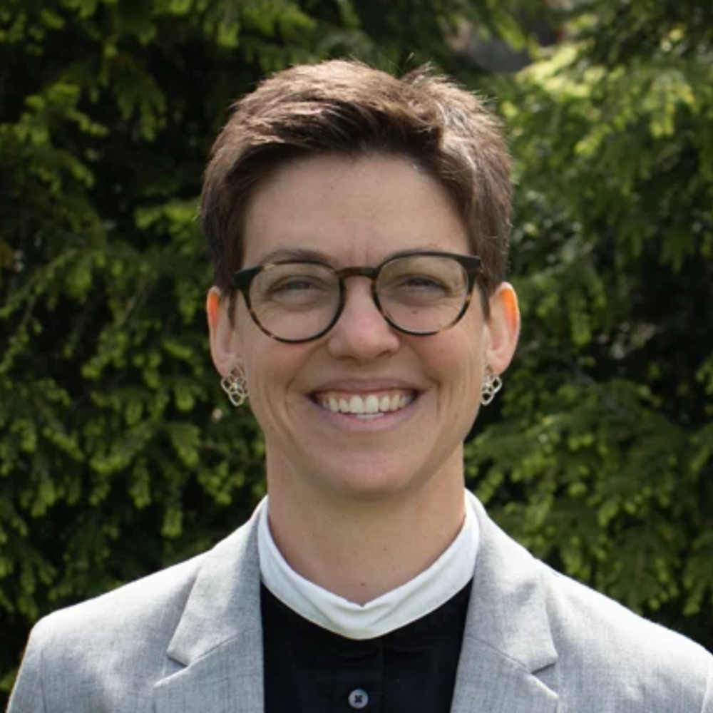 Melinda Hall headshot